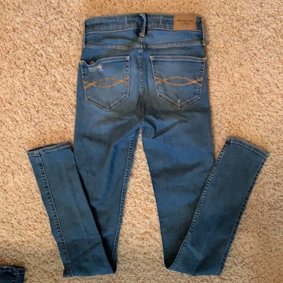 Abercrombie & Fitch High Rise Skinny Jeans - Picture 4 of 6